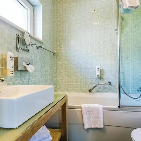 Apartman Amazing In With Sauna, 2 Bedrooms And Swimming Pool