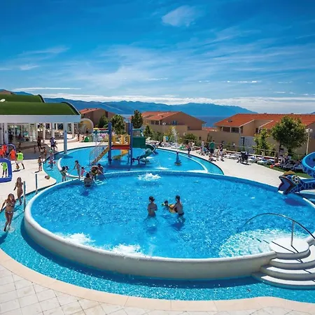 Amazing In With Sauna, 2 Bedrooms And Swimming Pool Apartman Novi Vinodolski