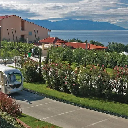 Amazing In With Sauna, 2 Bedrooms And Swimming Pool *