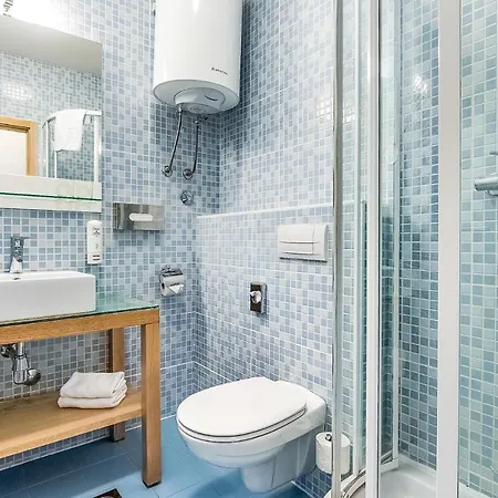 Amazing In With Sauna, 2 Bedrooms And Swimming Pool Apartman Novi Vinodolski
