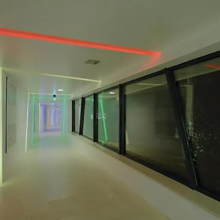 Amazing In With Sauna, 2 Bedrooms And Swimming Pool
