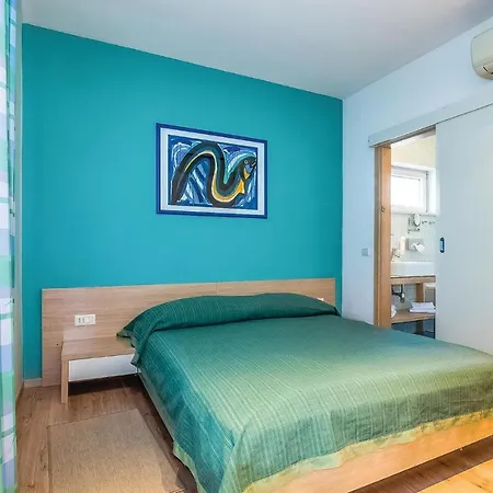 Apartman Amazing In With Sauna, 2 Bedrooms And Swimming Pool Novi Vinodolski