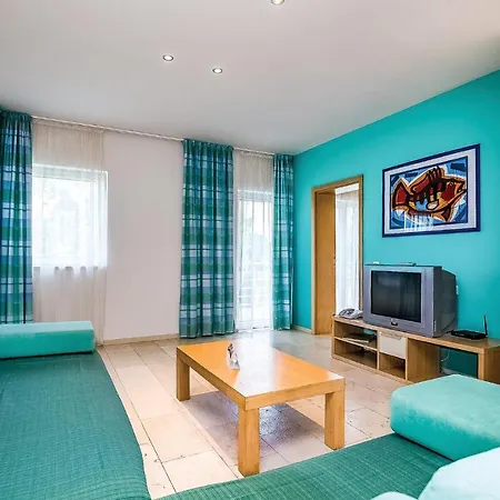 Apartman Amazing In With Sauna, 2 Bedrooms And Swimming Pool *