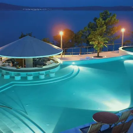Apartman Amazing In With Sauna, 2 Bedrooms And Swimming Pool *