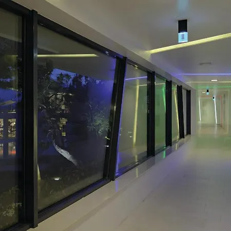 Amazing In With Sauna, 2 Bedrooms And Swimming Pool Apartman Novi Vinodolski