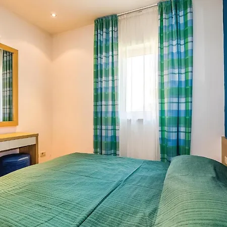Amazing In With Sauna, 2 Bedrooms And Swimming Pool *